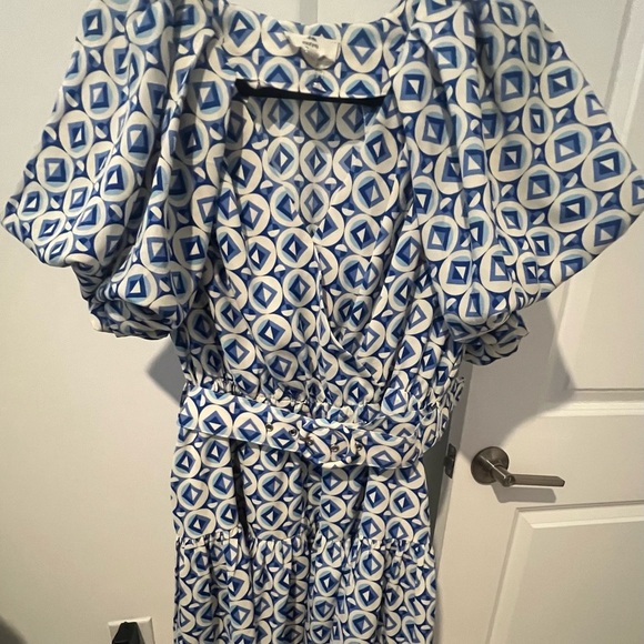 Entro Blue Geo Print V-Neck Puff Sleeve Mini Dress / Size M - Picture 6 of 6
